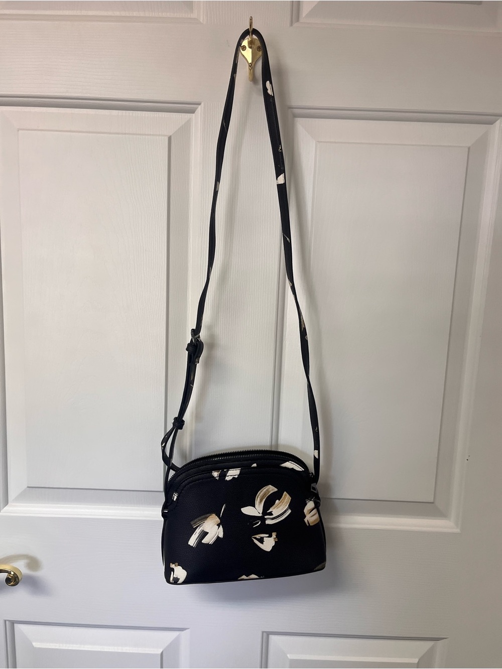 a new day Black Floral-Print Crossbody with Cream Accents